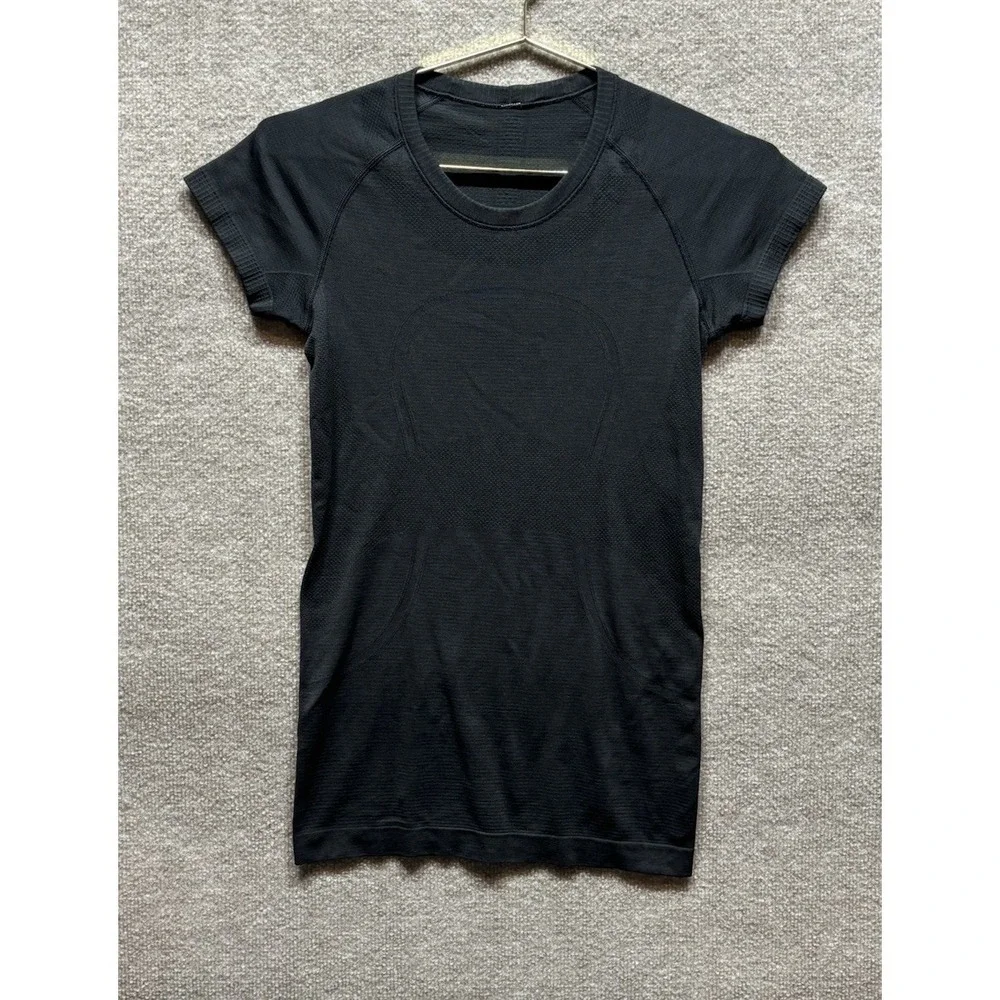 Lululemon Swiftly Tech Short Sleeve Crew Tee Shirt Black Size 6 Running Top EUC